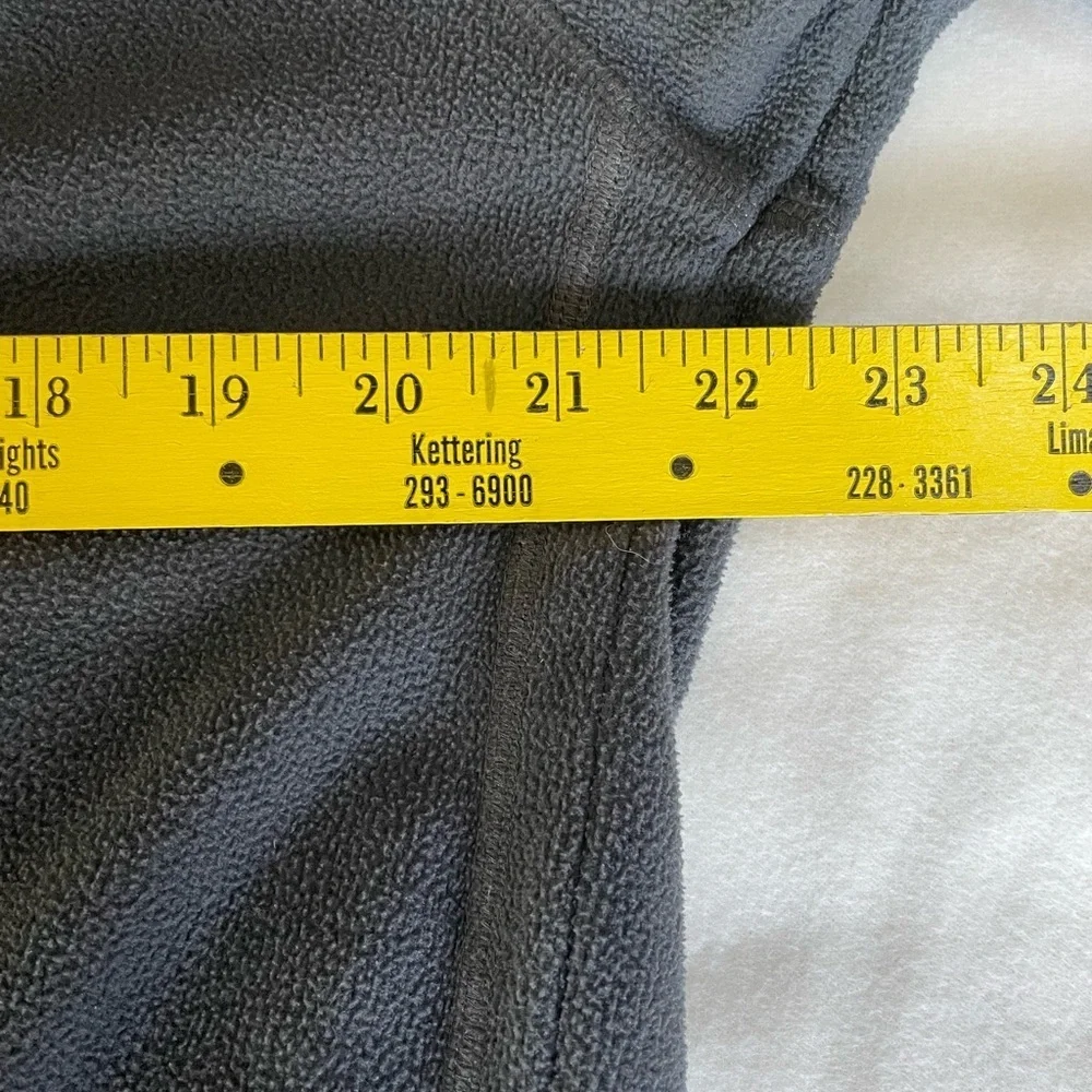 The North Face Grey‎ 1/4 Zip EUC Estimated Size Small